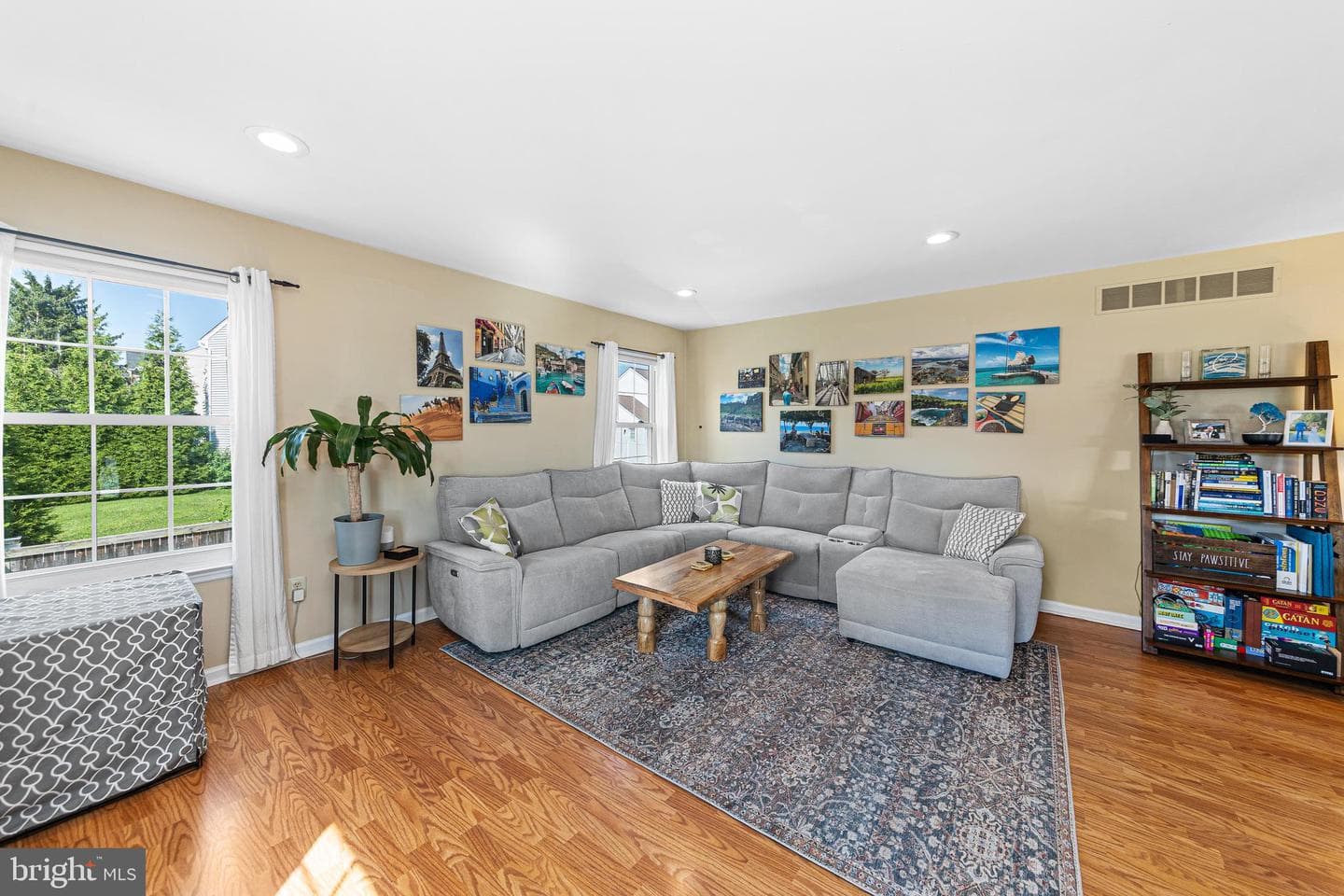 446 Pleasant Valley Drive photo 4