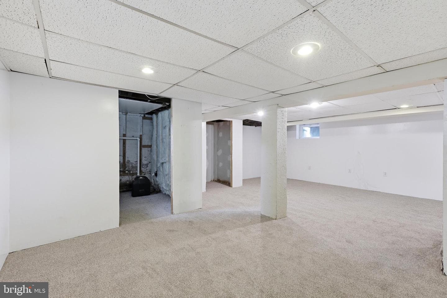 214 N Hills Avenue photo 39