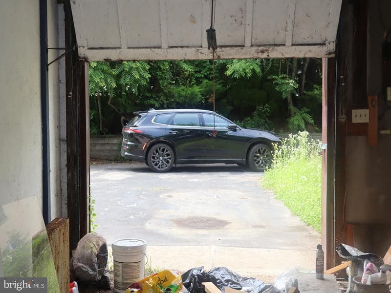 705 Flint Hill Road photo 3
