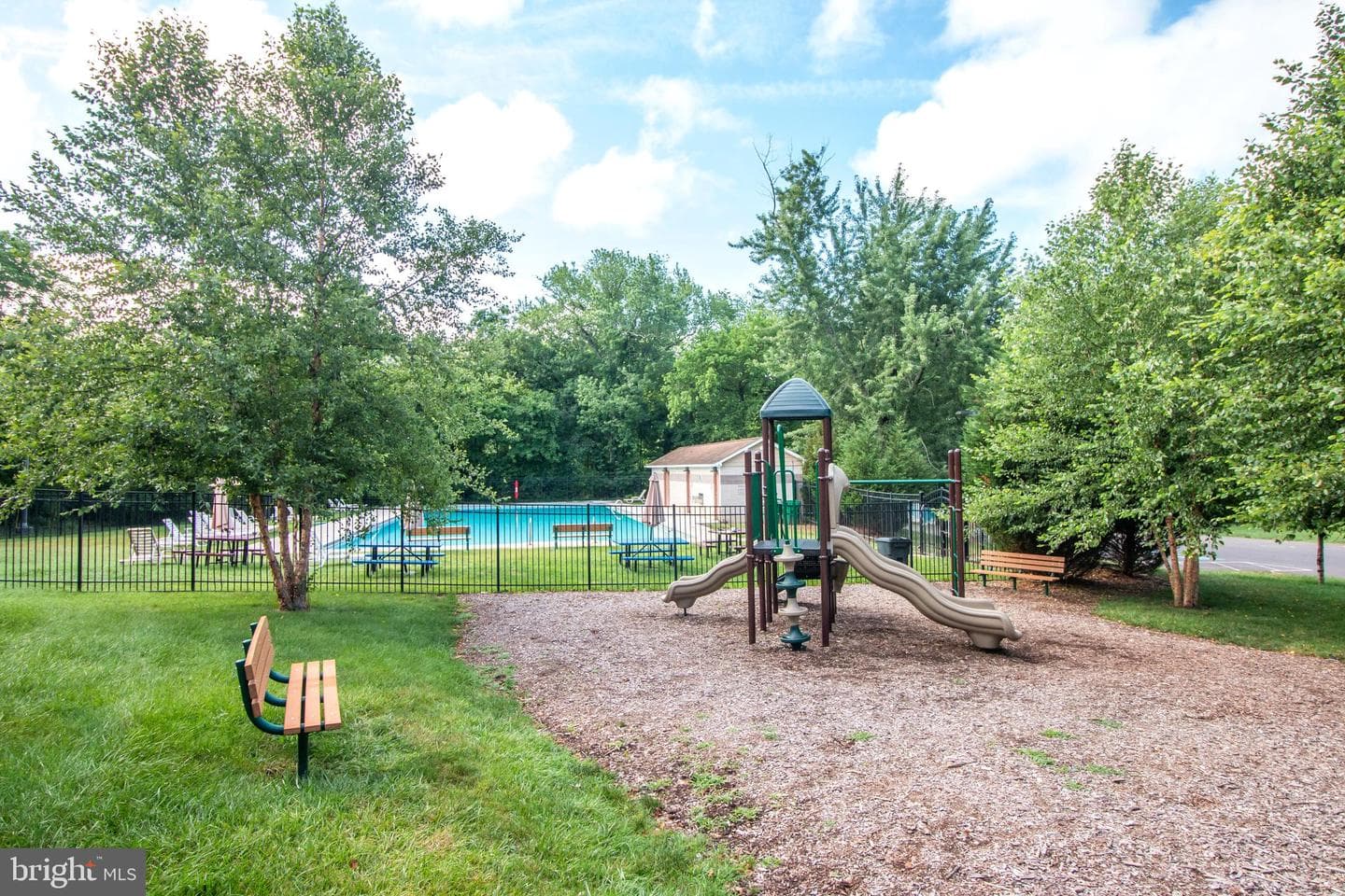 141 Hemlock Drive photo 31