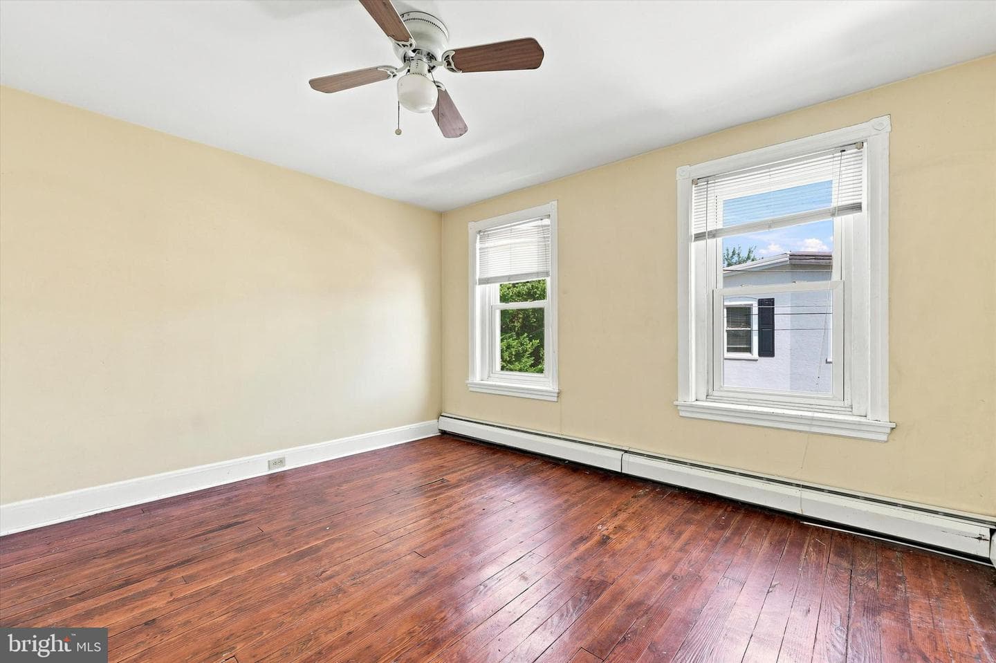 223 Sheas Terrace photo 12
