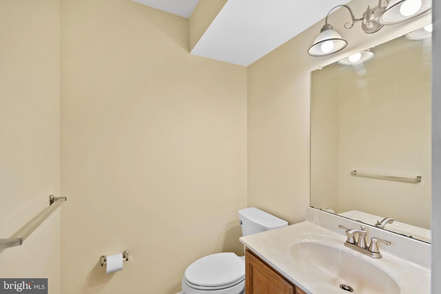 806 Elizabeth Court photo 19