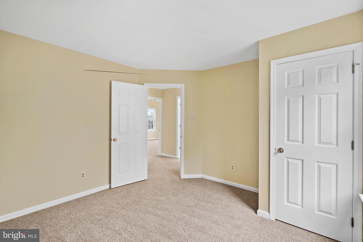 806 Elizabeth Court photo 22