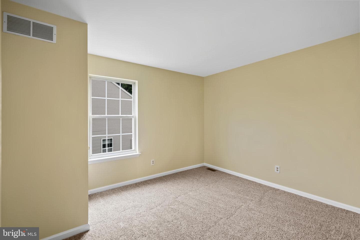 806 Elizabeth Court photo 23