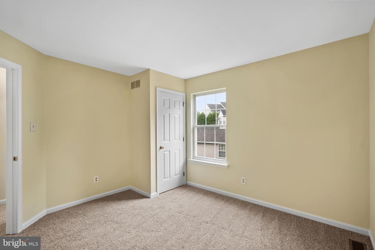 806 Elizabeth Court photo 24