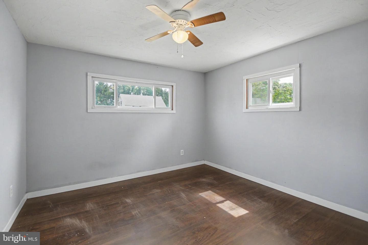 356 W Beech Street photo 19