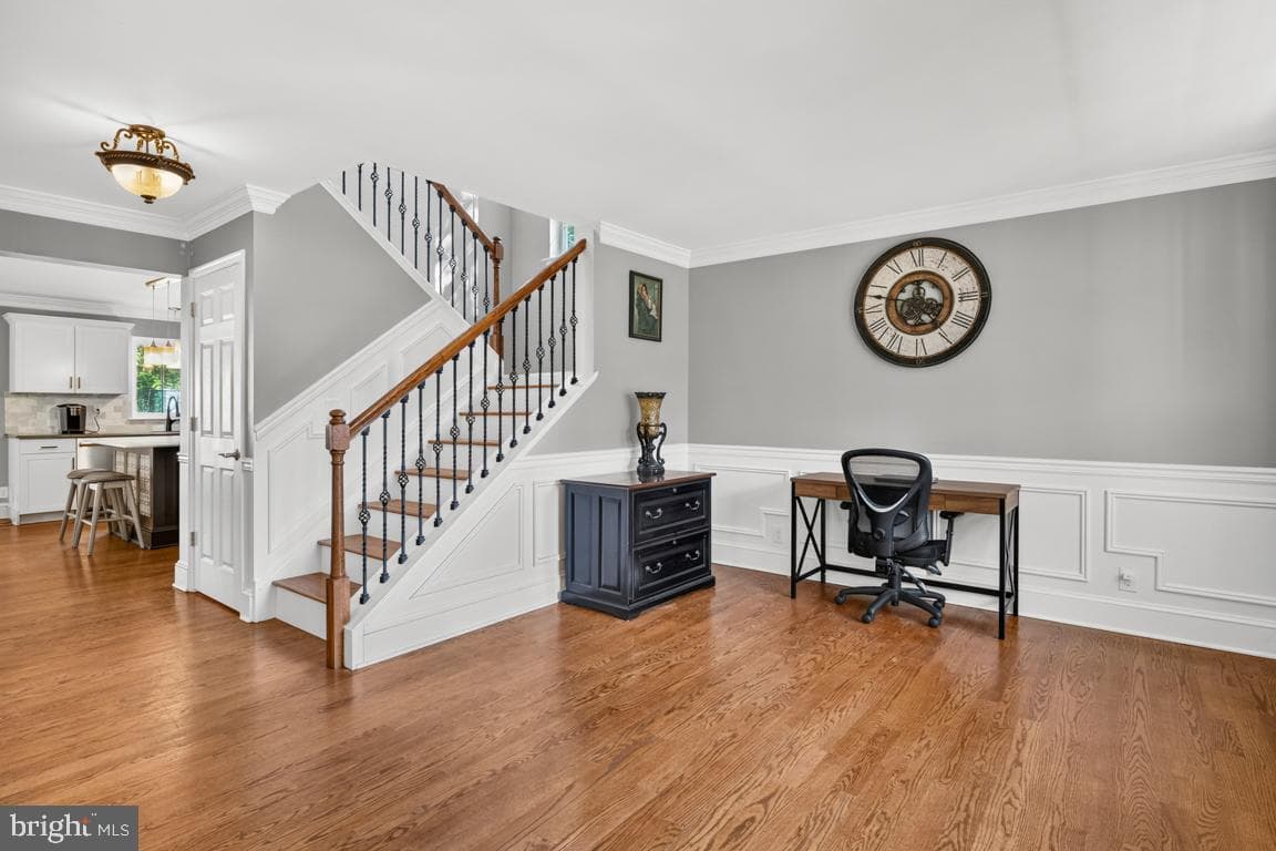 709 E Walnut Street photo 7