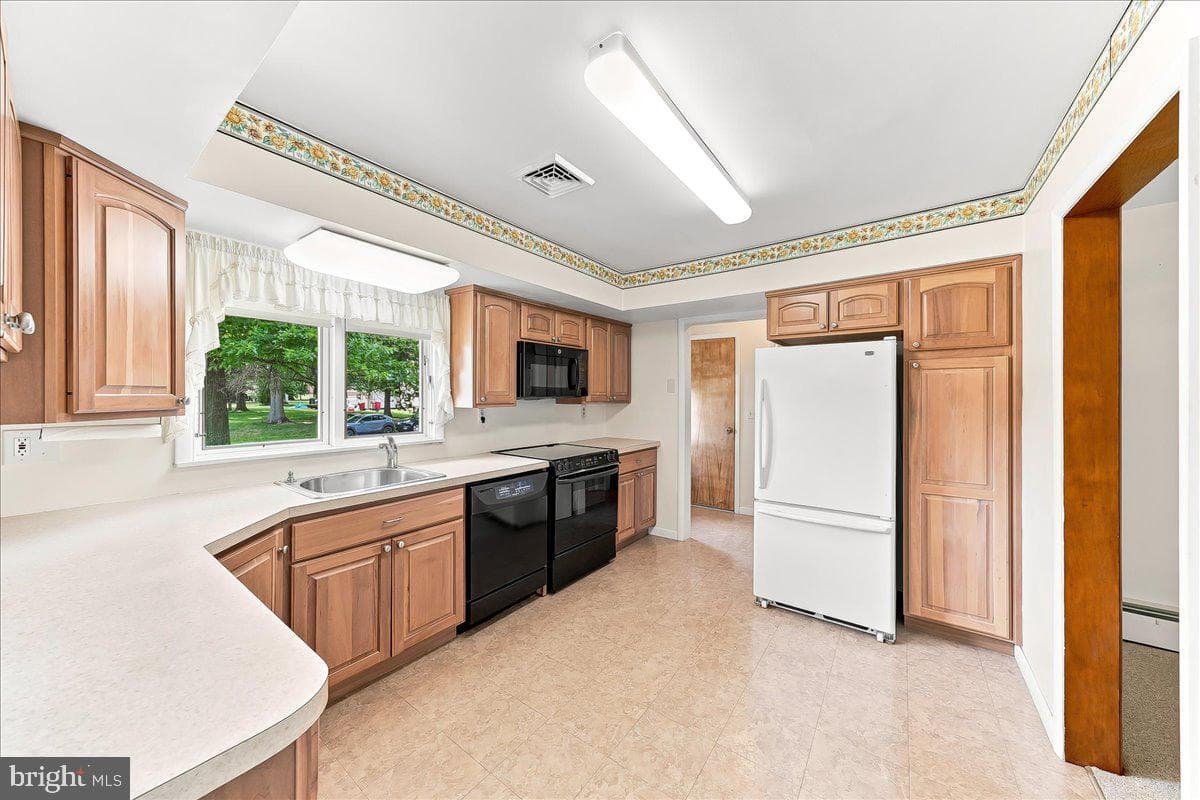 33 Vaux Lane photo 13