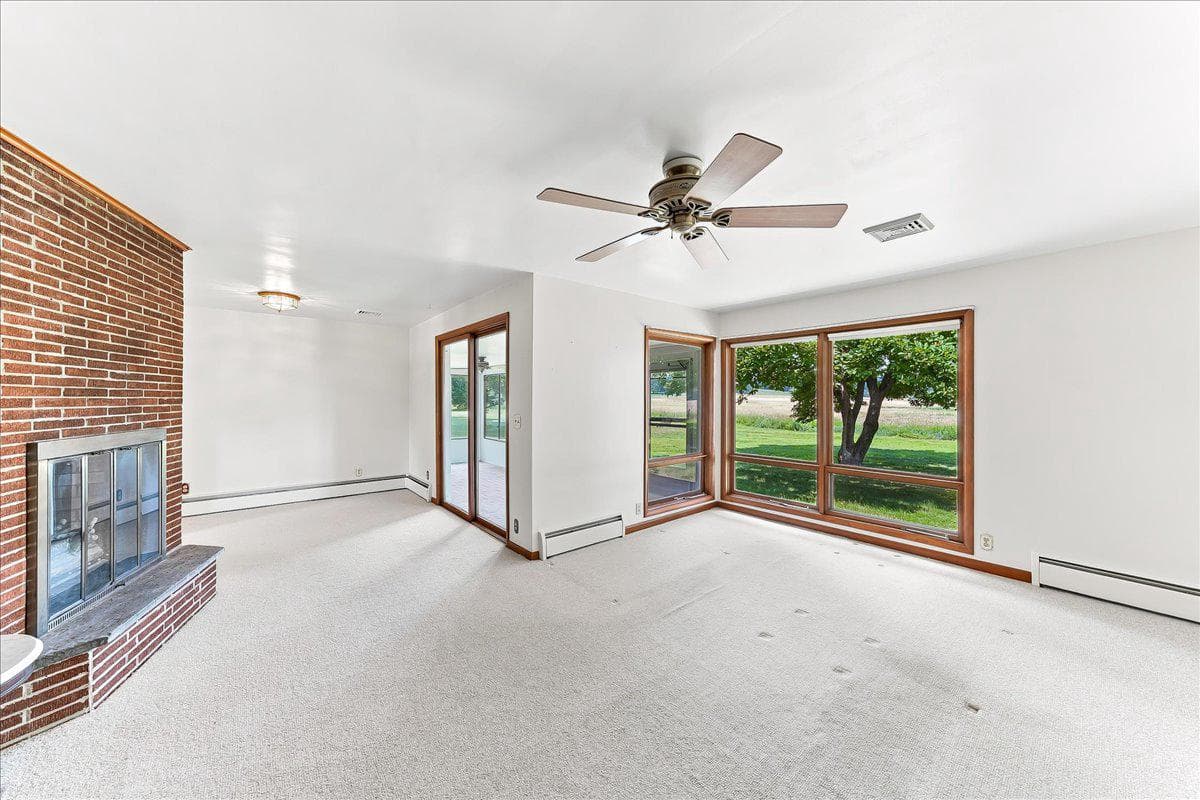 33 Vaux Lane photo 4
