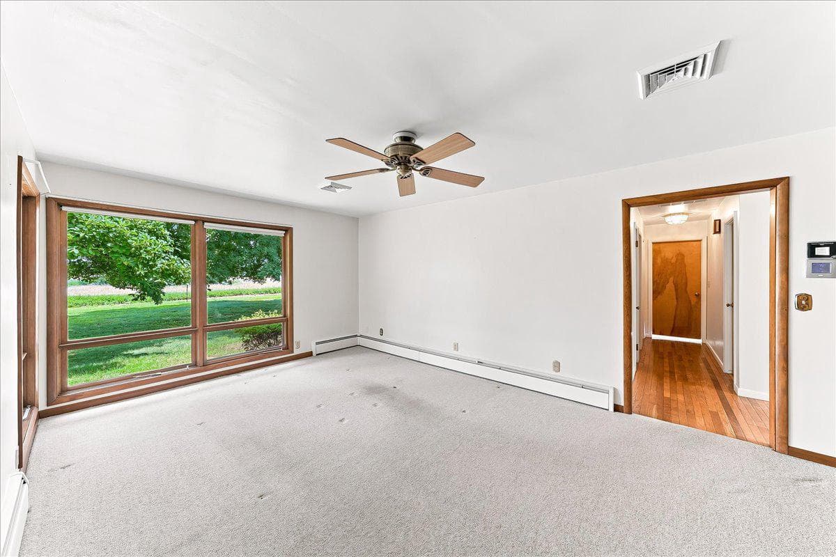 33 Vaux Lane photo 6
