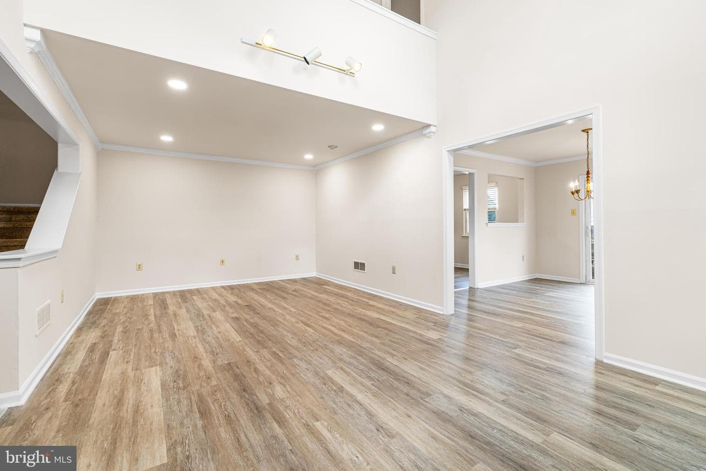 211 Orchard Drive photo 7