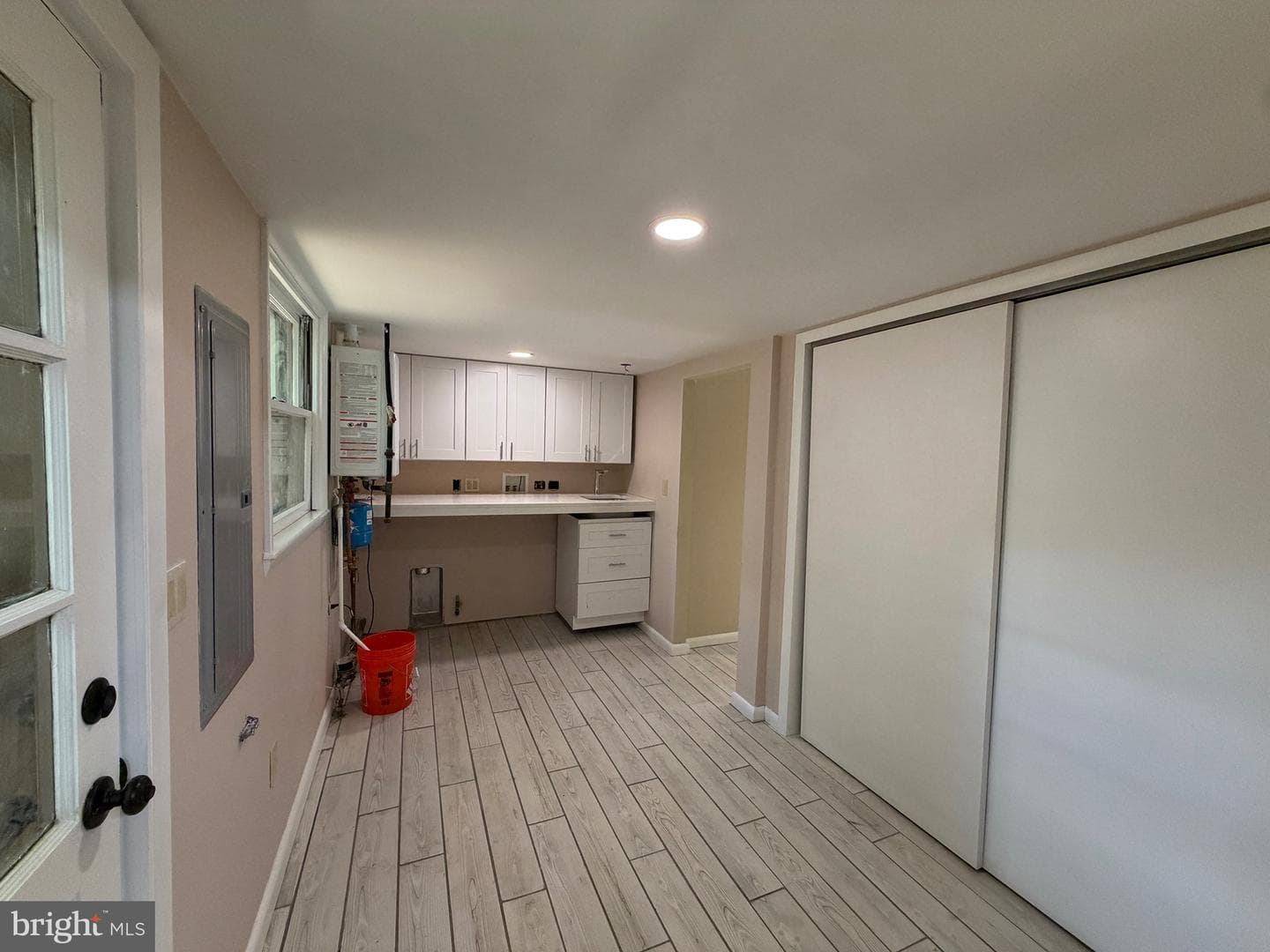 413 Asbury Avenue photo 10
