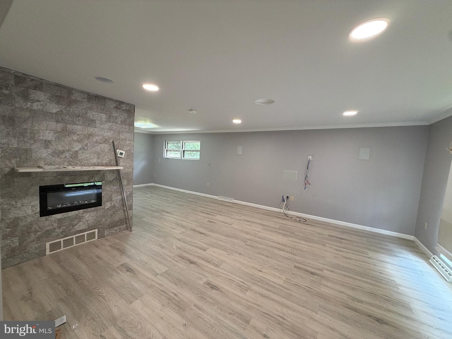 413 Asbury Avenue photo 3