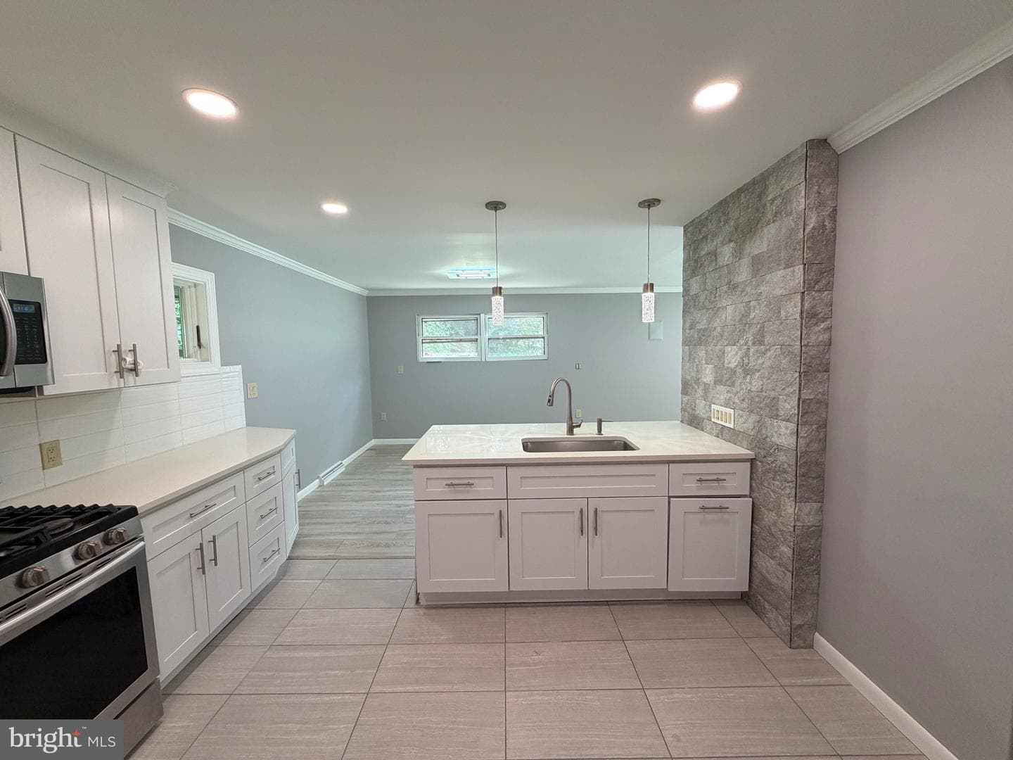 413 Asbury Avenue photo 5
