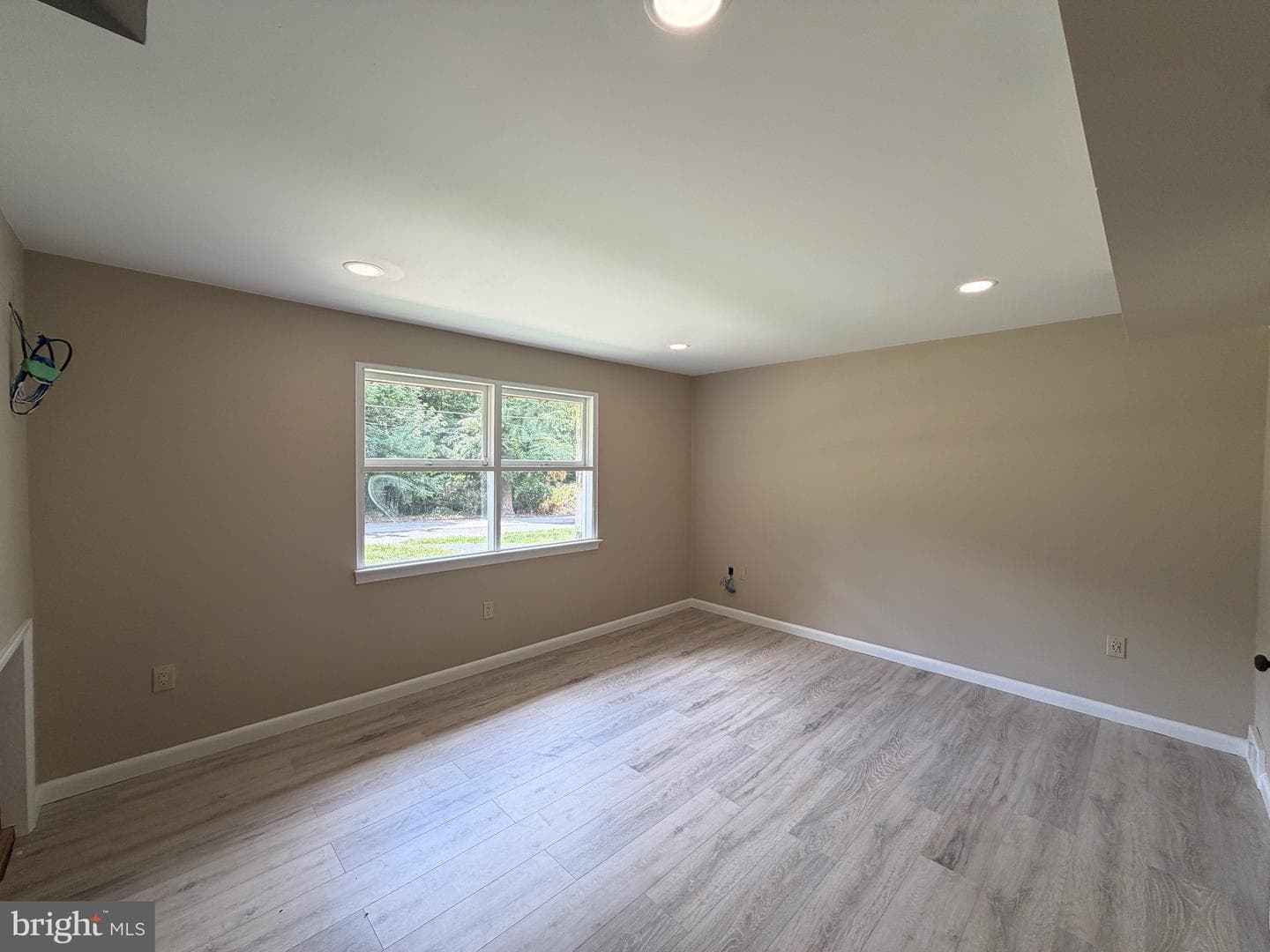 413 Asbury Avenue photo 6