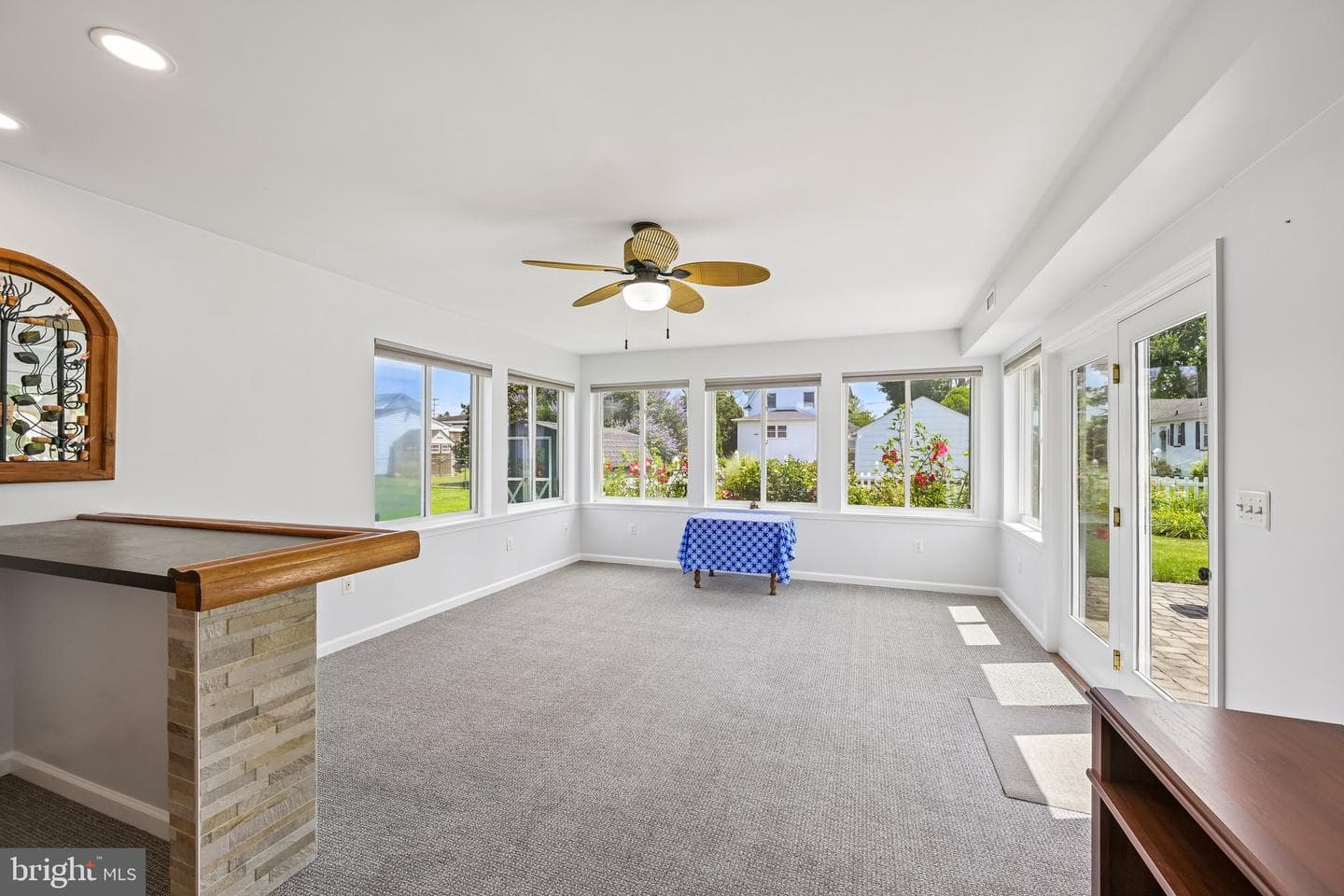 12 Lawn Avenue photo 17