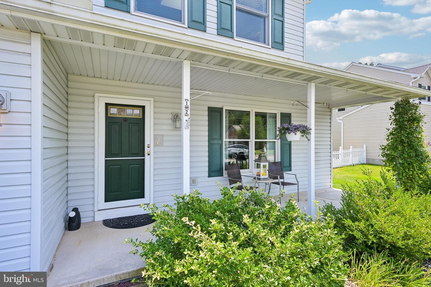 12 Lawn Avenue photo 3