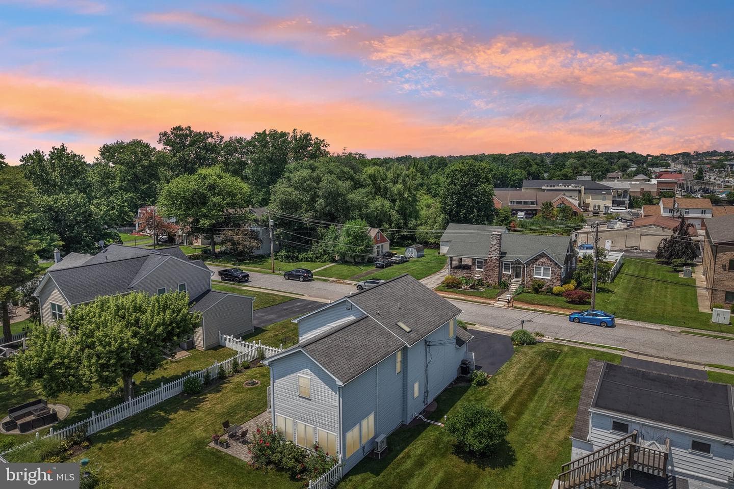 12 Lawn Avenue photo 58