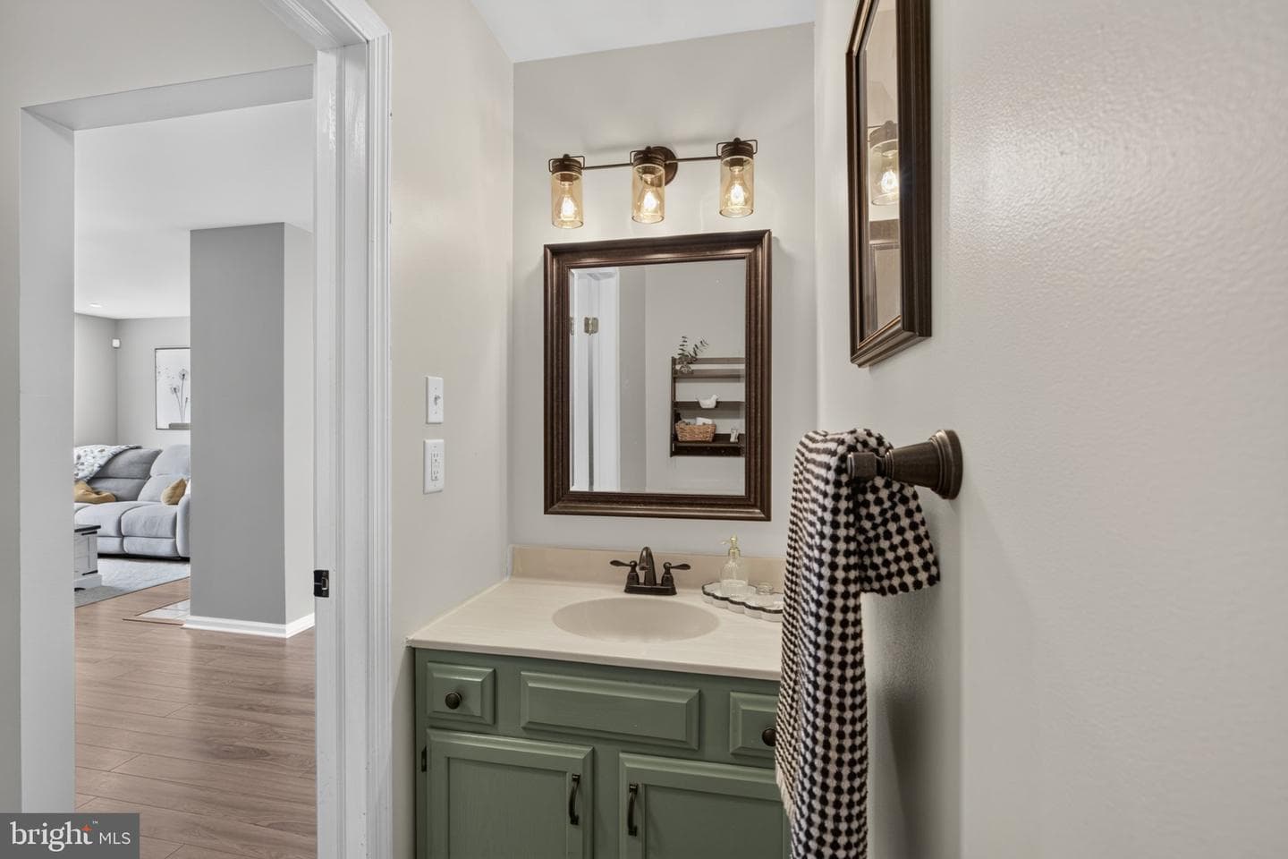 412 Franklin Court photo 12