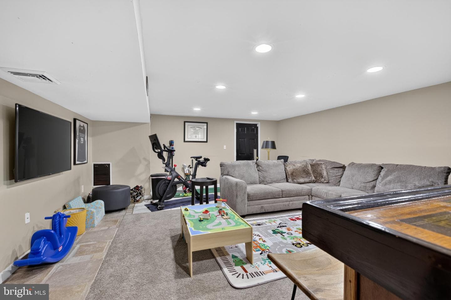 412 Franklin Court photo 23