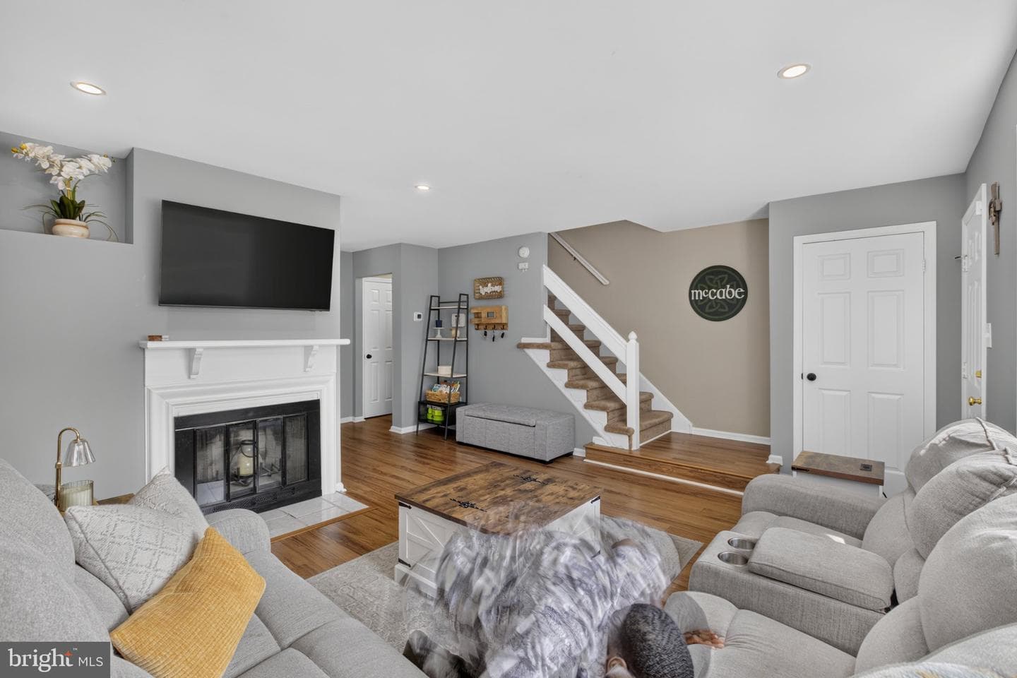 412 Franklin Court photo 4