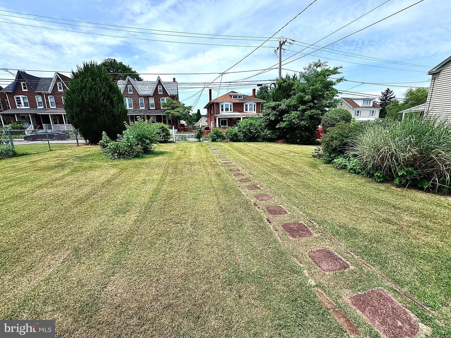 120 E Race Street photo 6