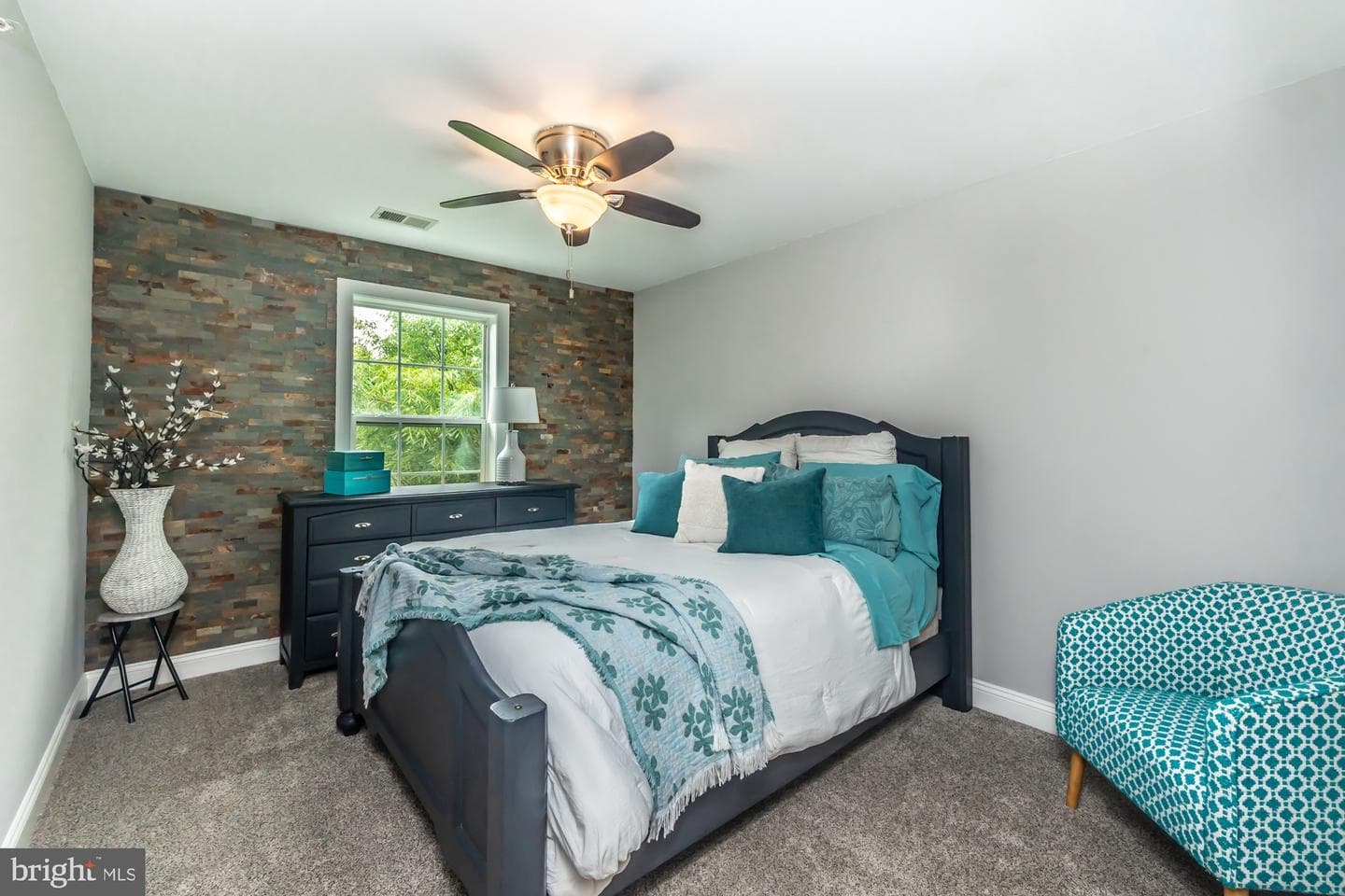 154 Moorehead Avenue photo 32