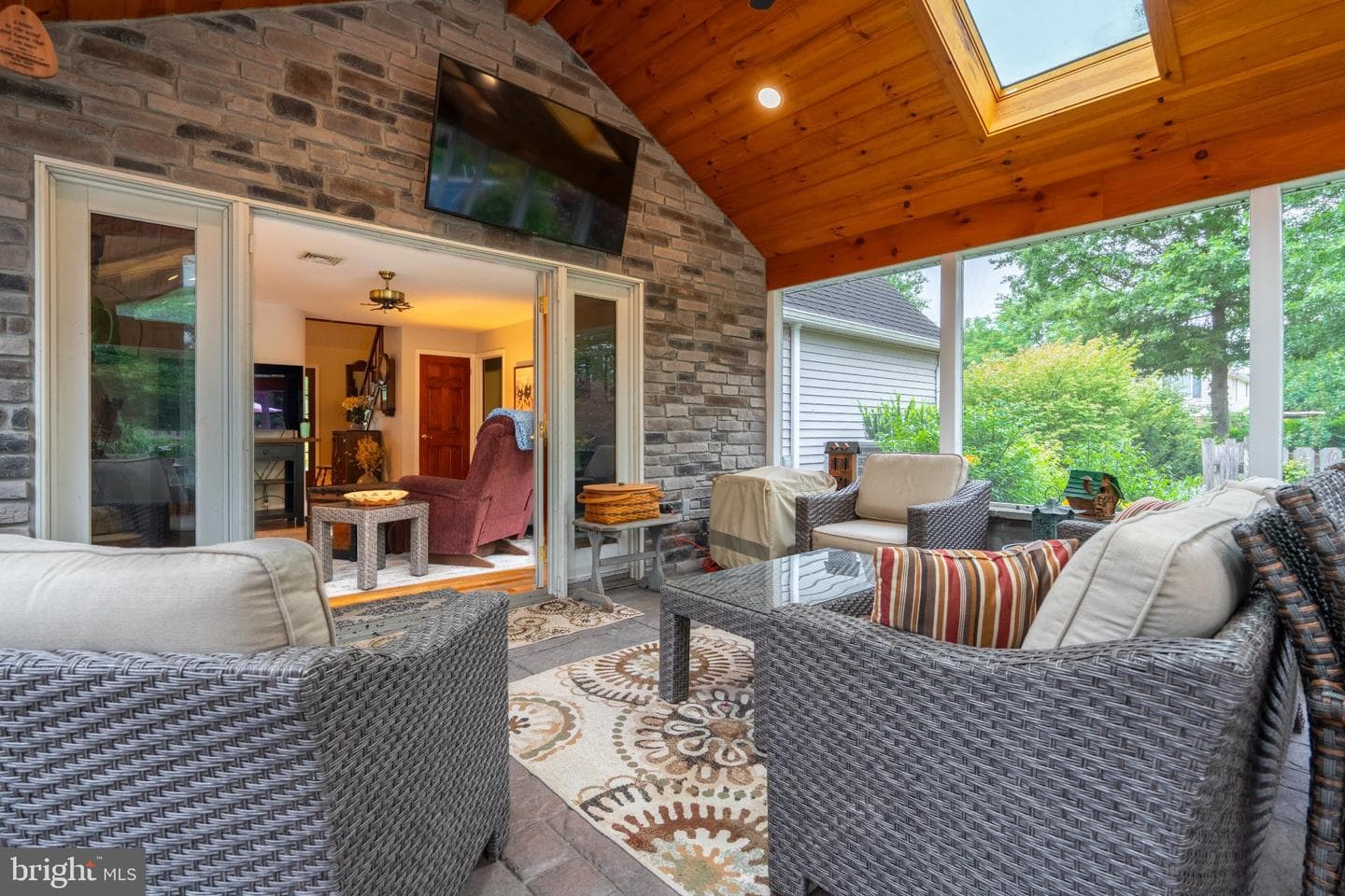 1397 Edgeview Street photo 22