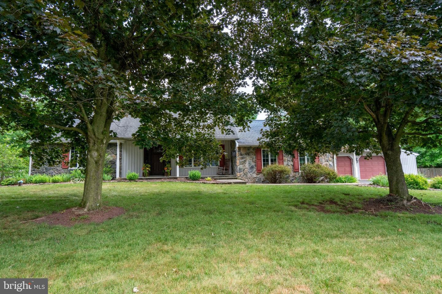 1397 Edgeview Street photo 3