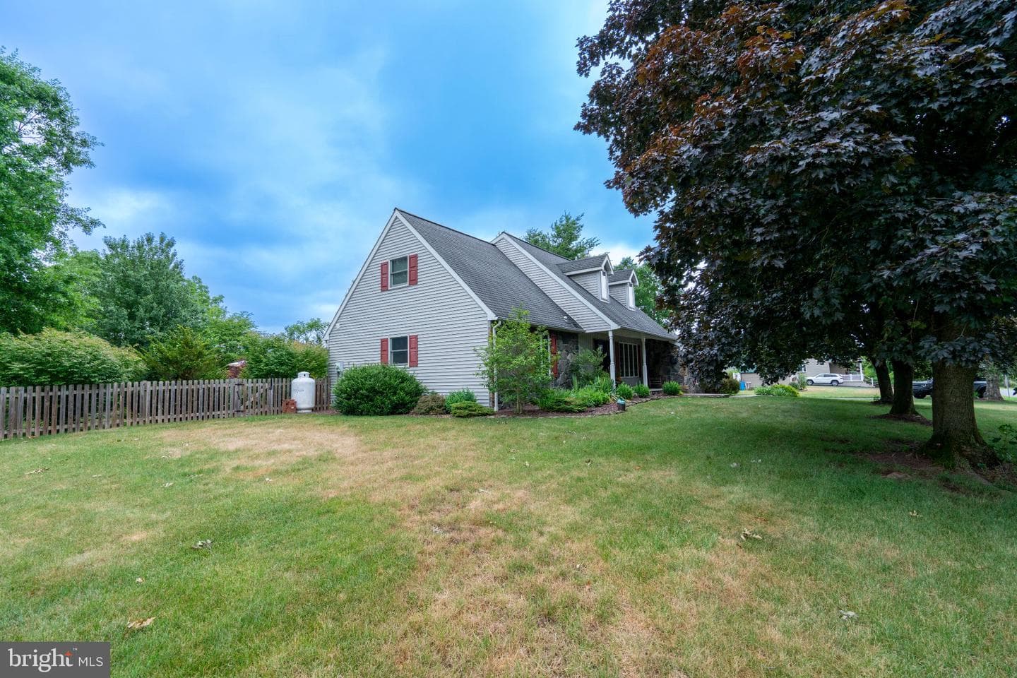 1397 Edgeview Street photo 4
