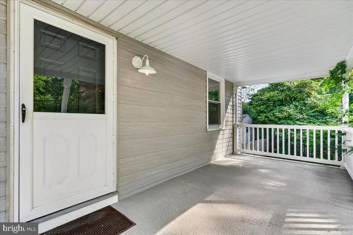 238 Homestead Lane photo 3