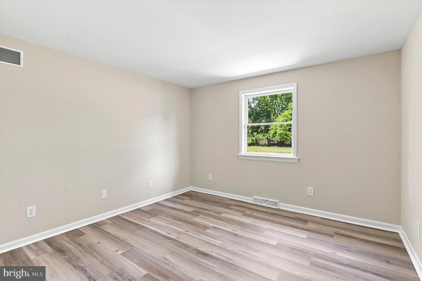 2010 Pine Street photo 12