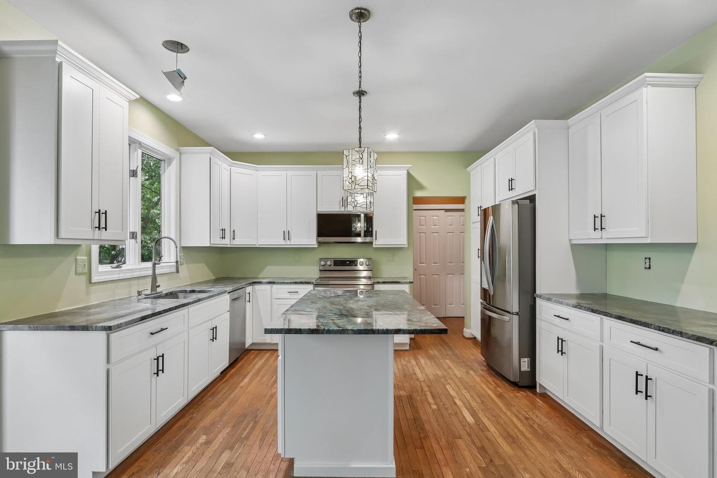 111 Manor Drive photo 22