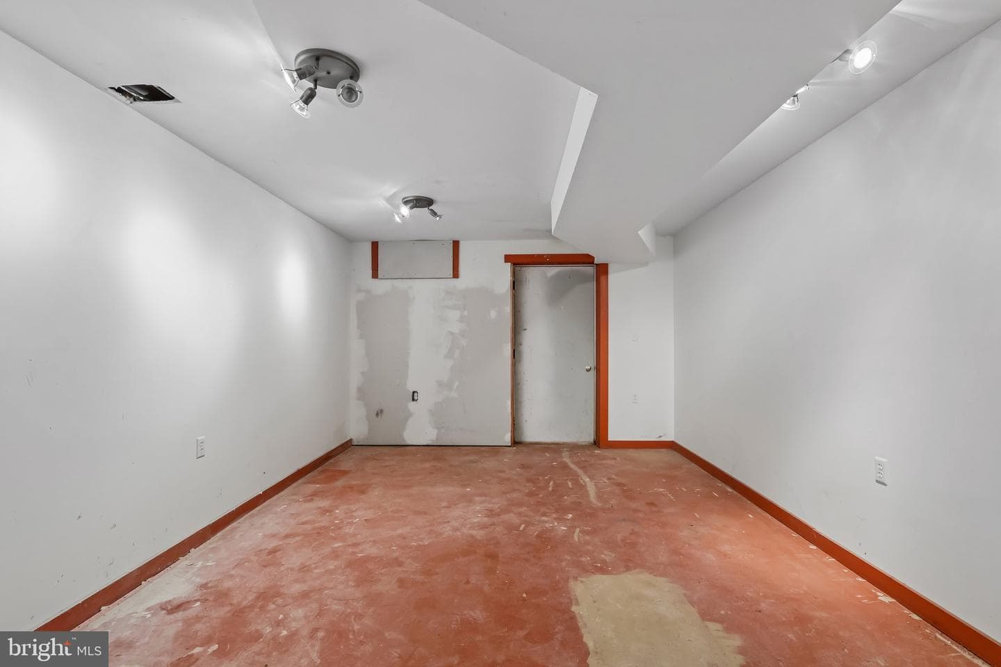 111 Manor Drive photo 44
