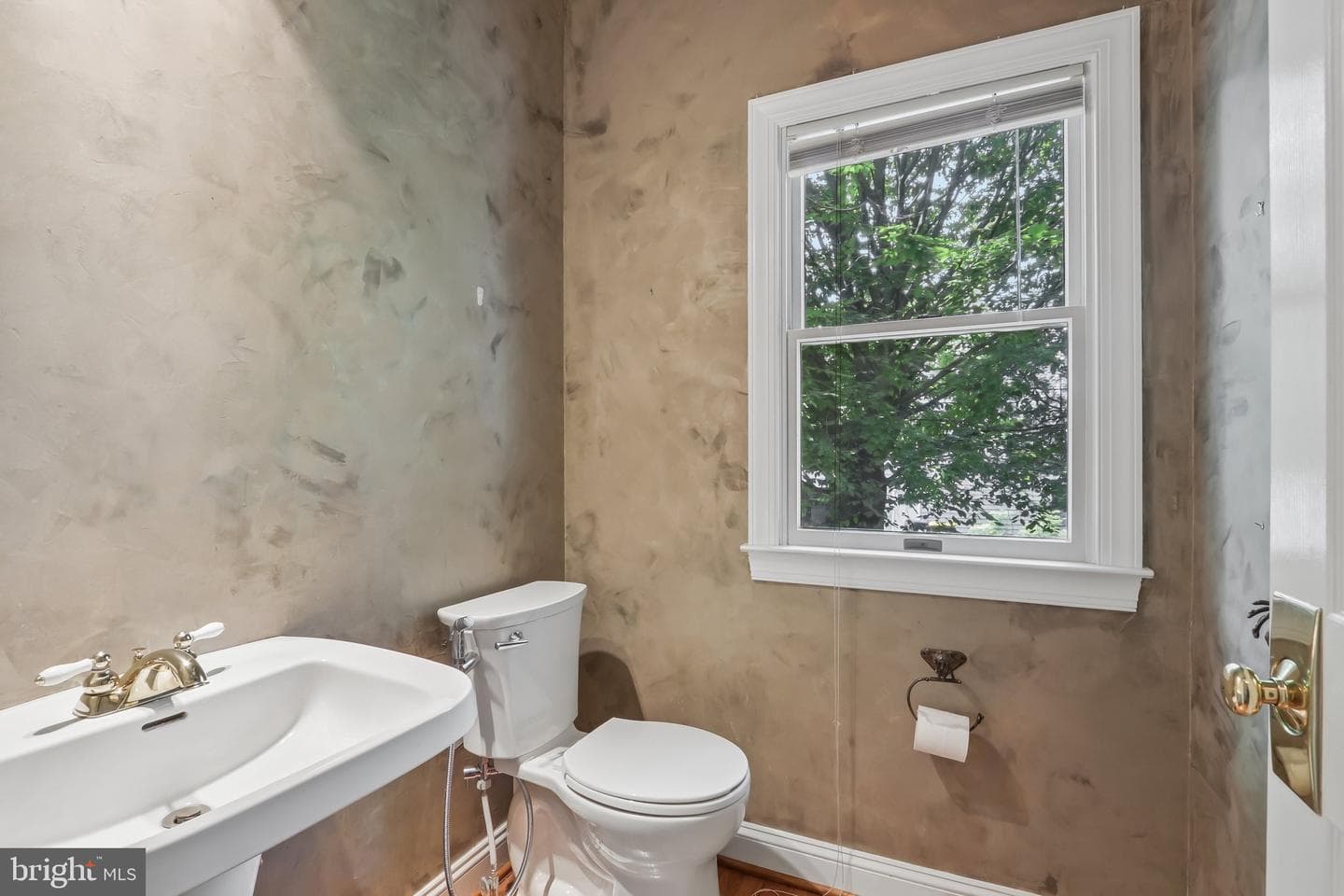 111 Manor Drive photo 47