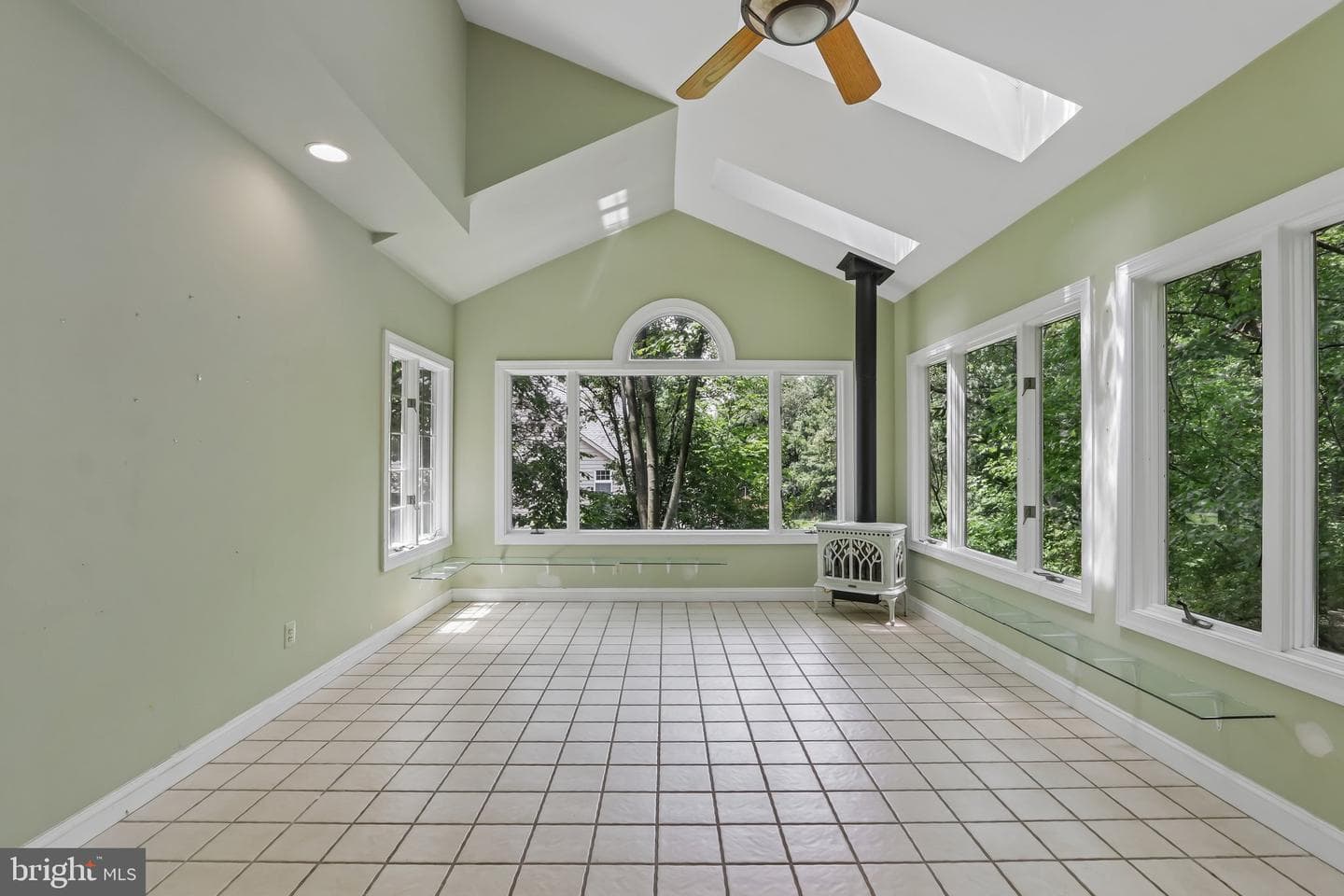 111 Manor Drive photo 49