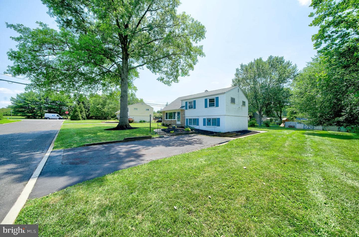 1008 Pioneer Road photo 3