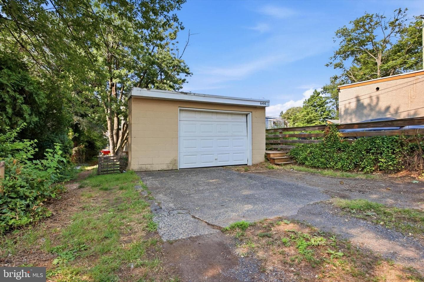 644 Chestnut Street photo 41
