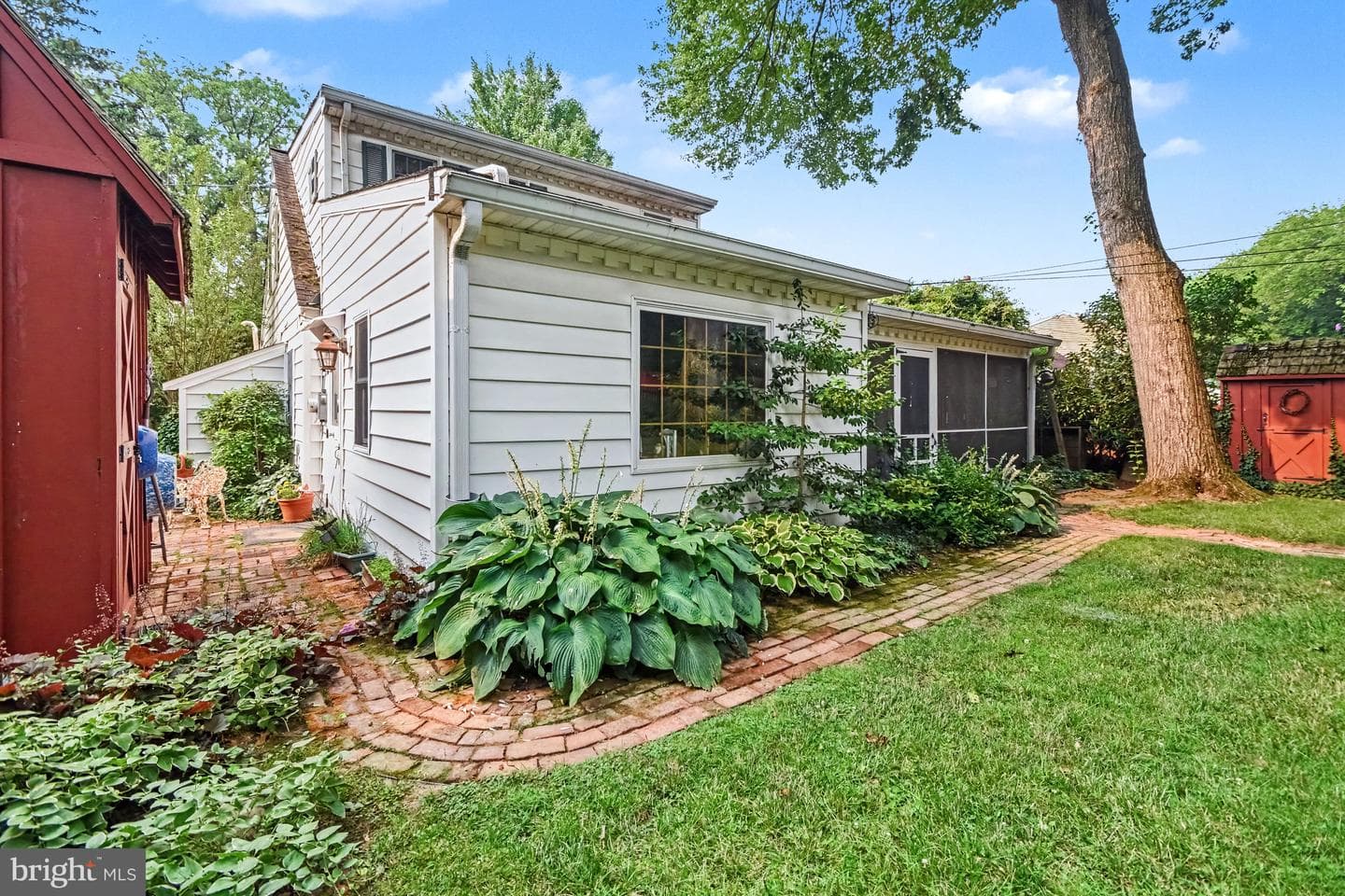 142 Oxford Circle photo 23