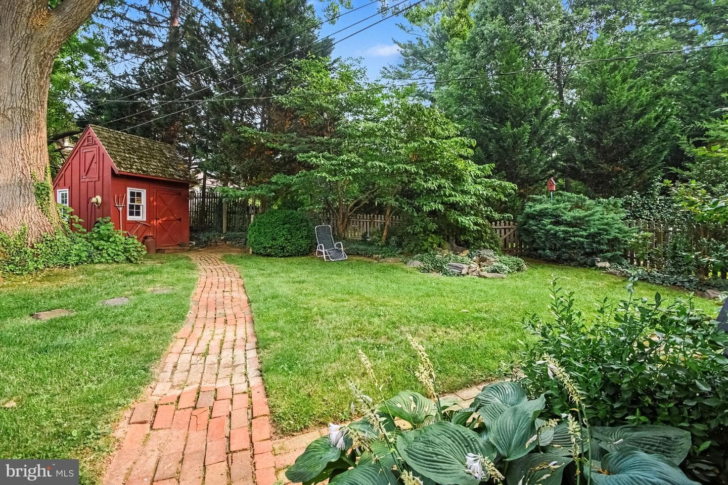 142 Oxford Circle photo 25