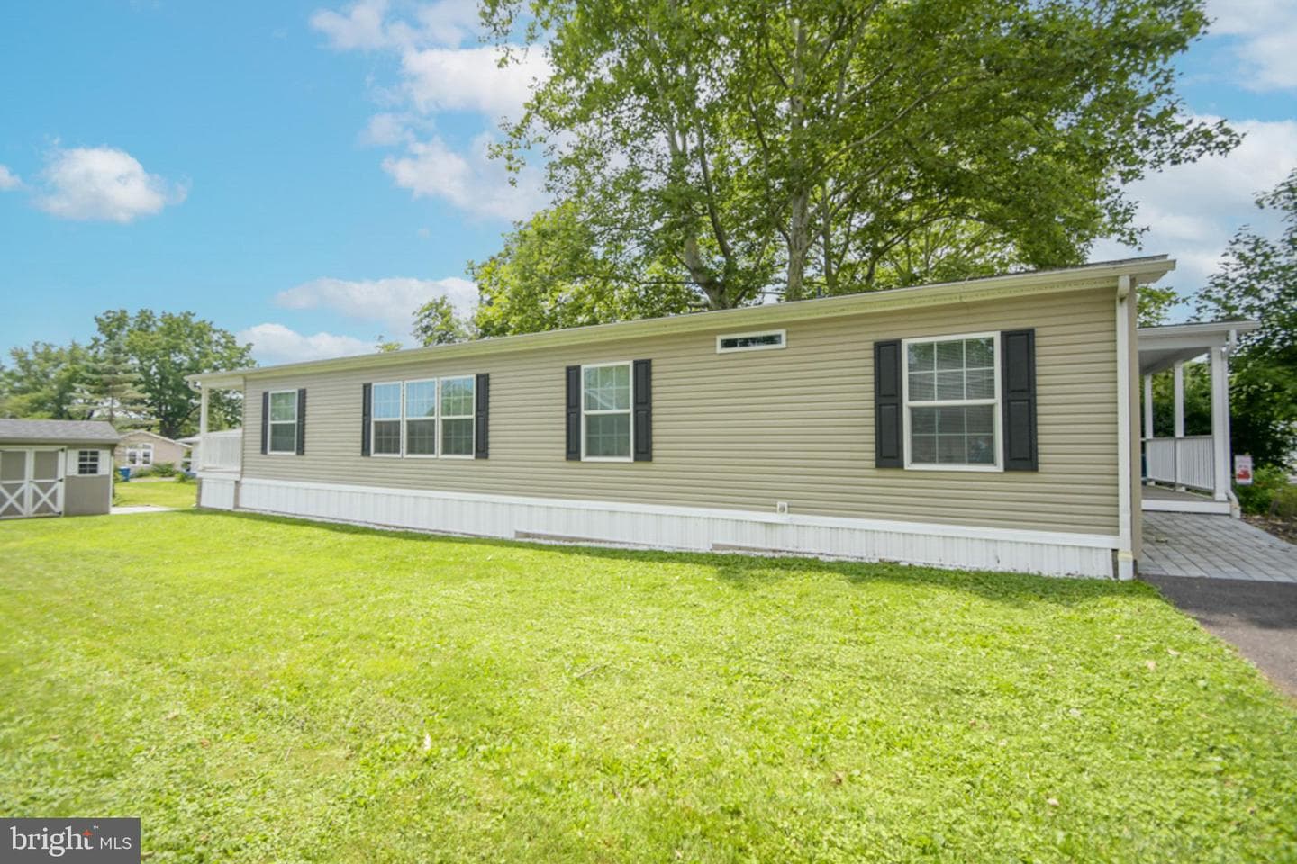 605 Willow Drive photo 32