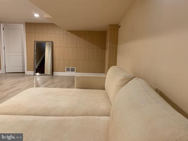 423 E Tenth Avenue photo 37