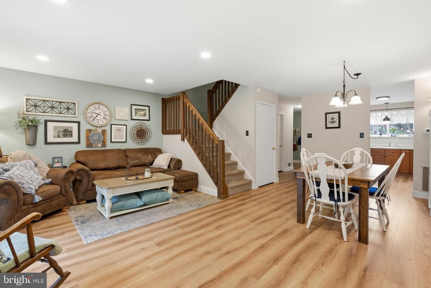 146 Larchwood Court photo 16