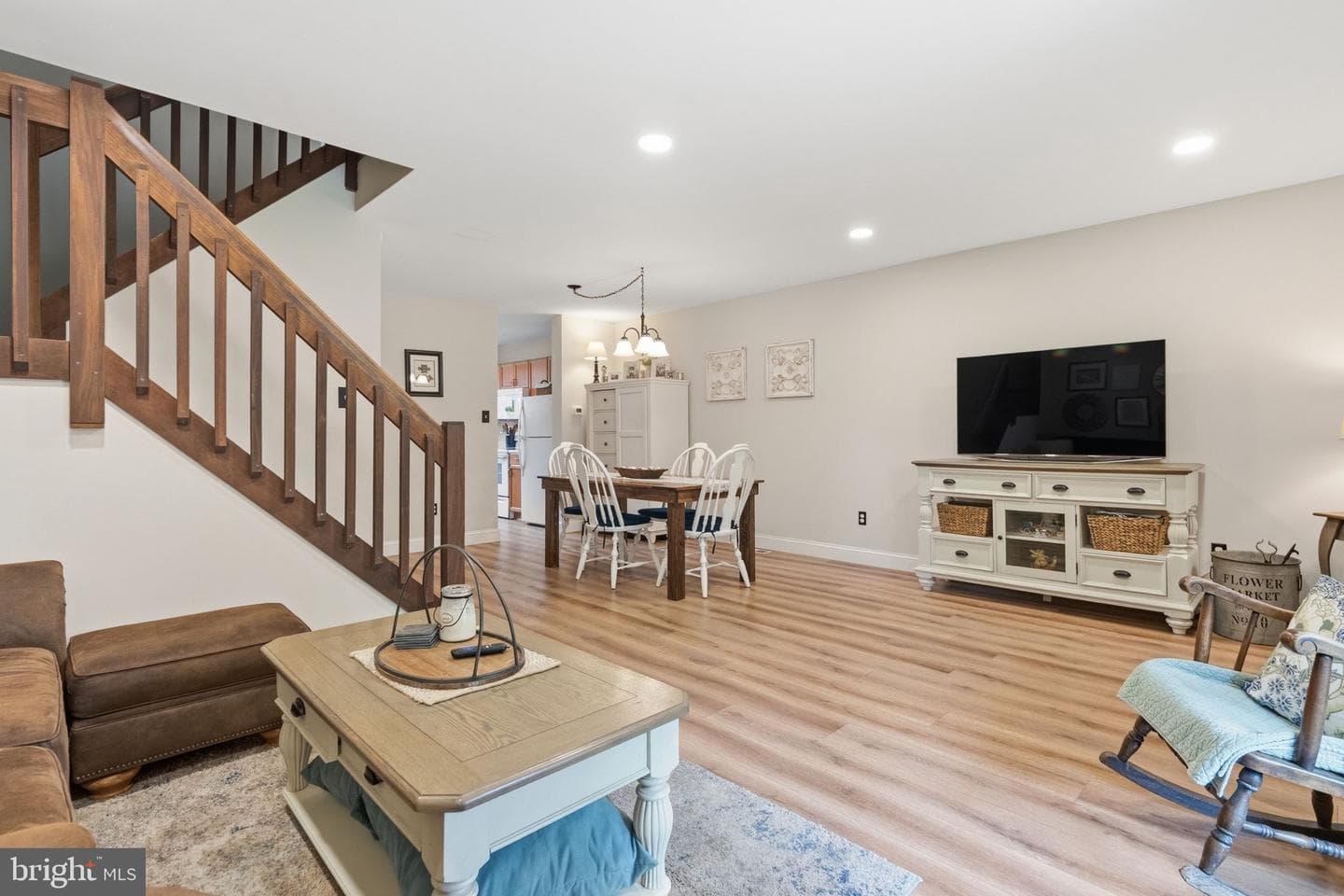 146 Larchwood Court photo 18