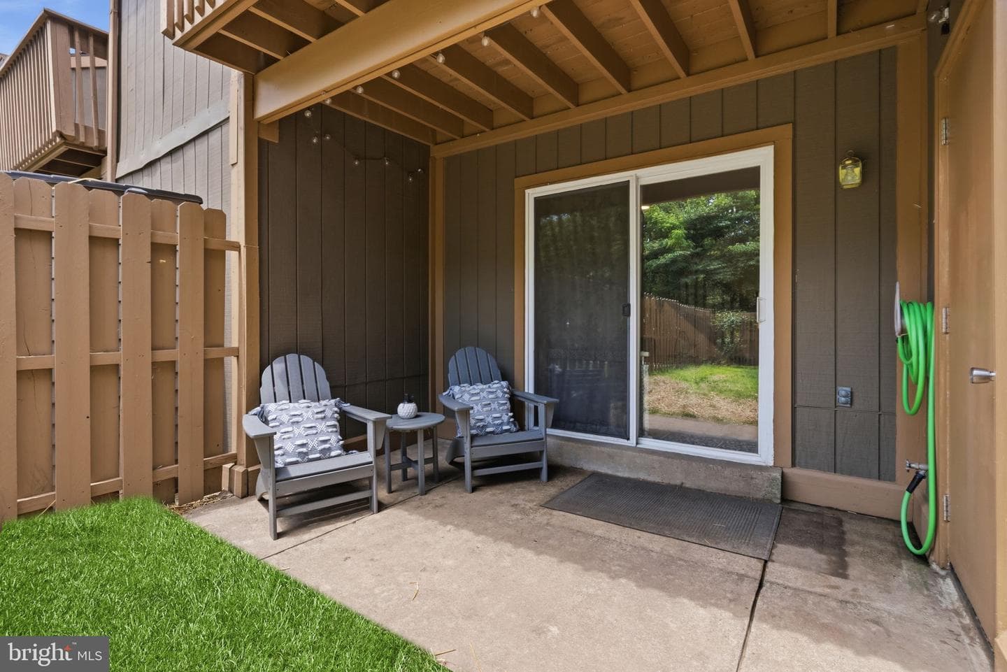 146 Larchwood Court photo 36