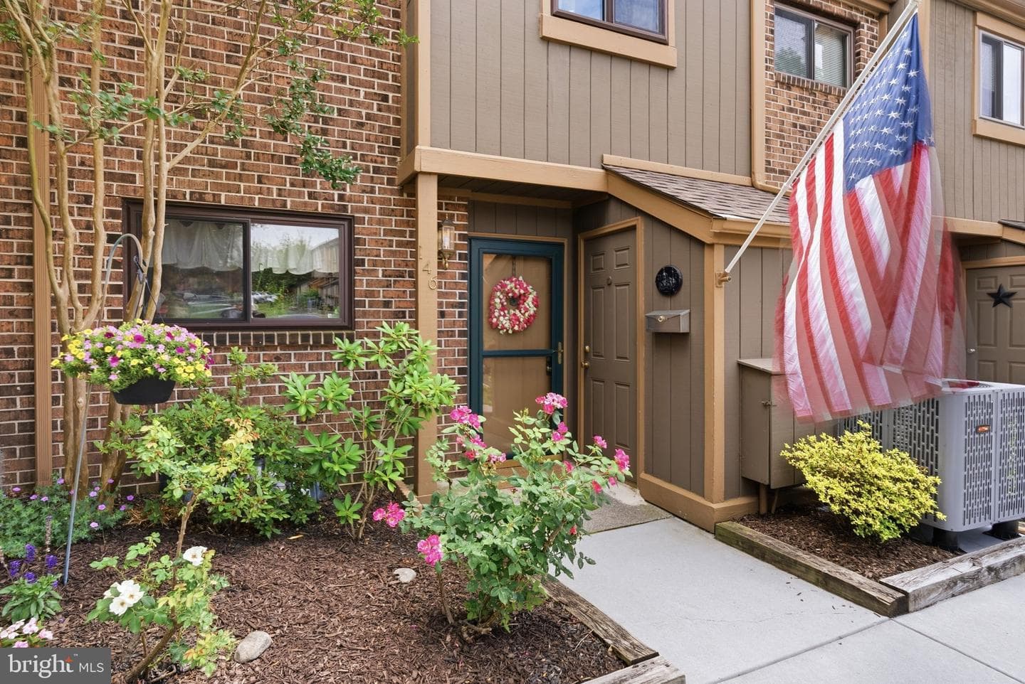 146 Larchwood Court photo 4