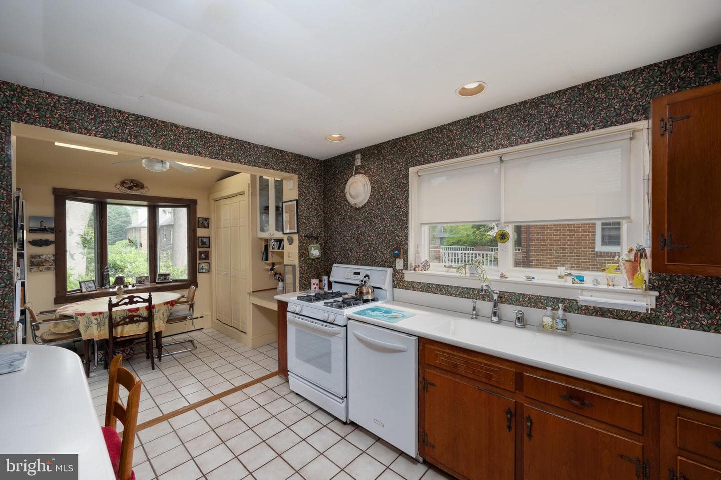 409 E Waverly Road photo 16
