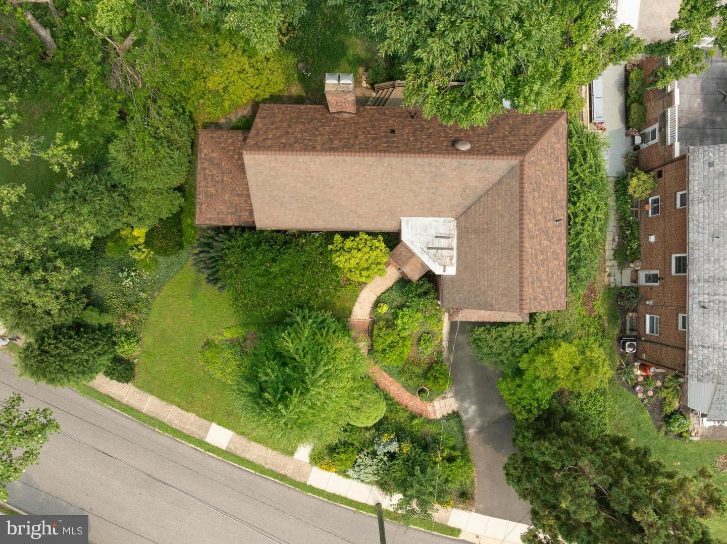 409 E Waverly Road photo 34