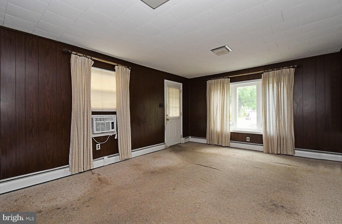 495 Regimental Road photo 18