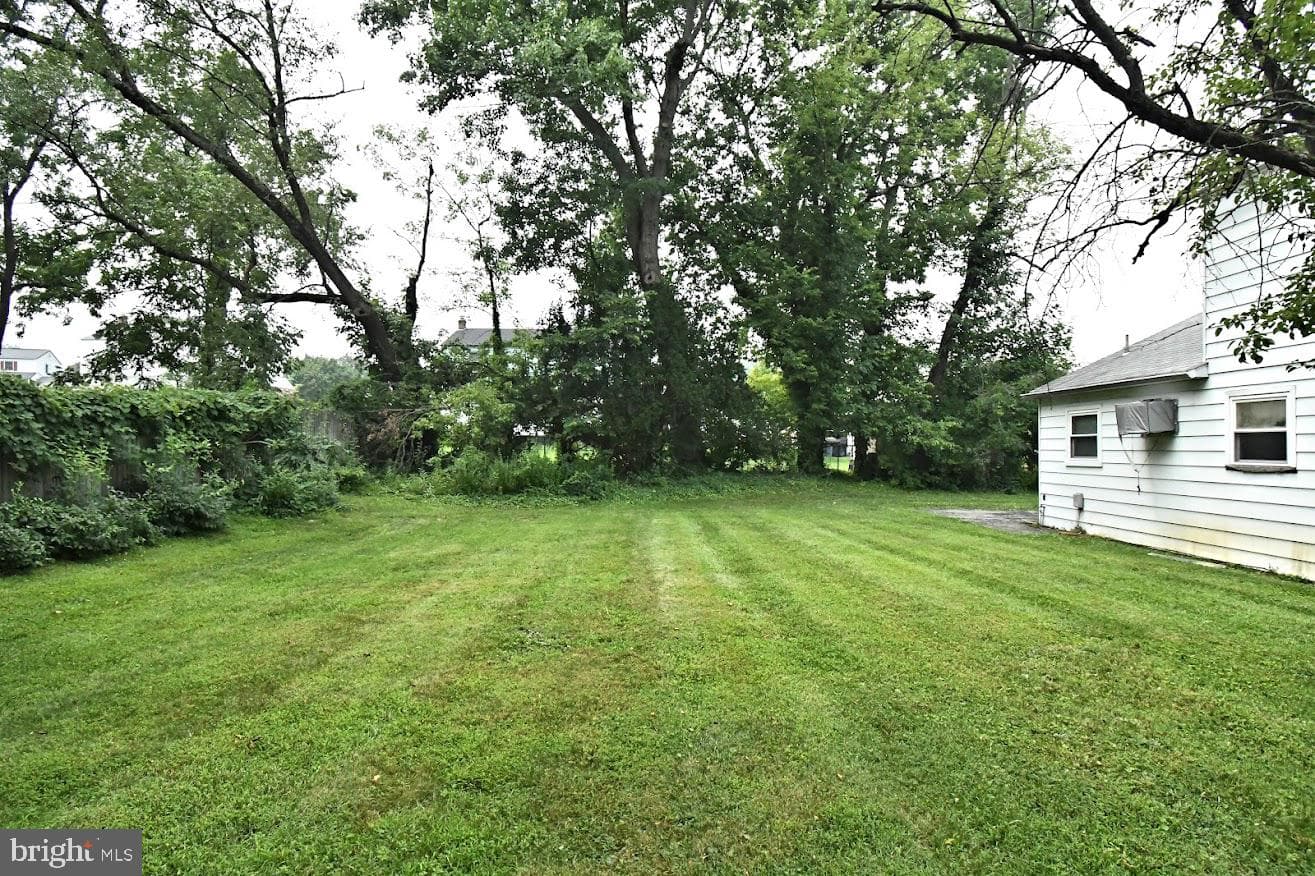 495 Regimental Road photo 36